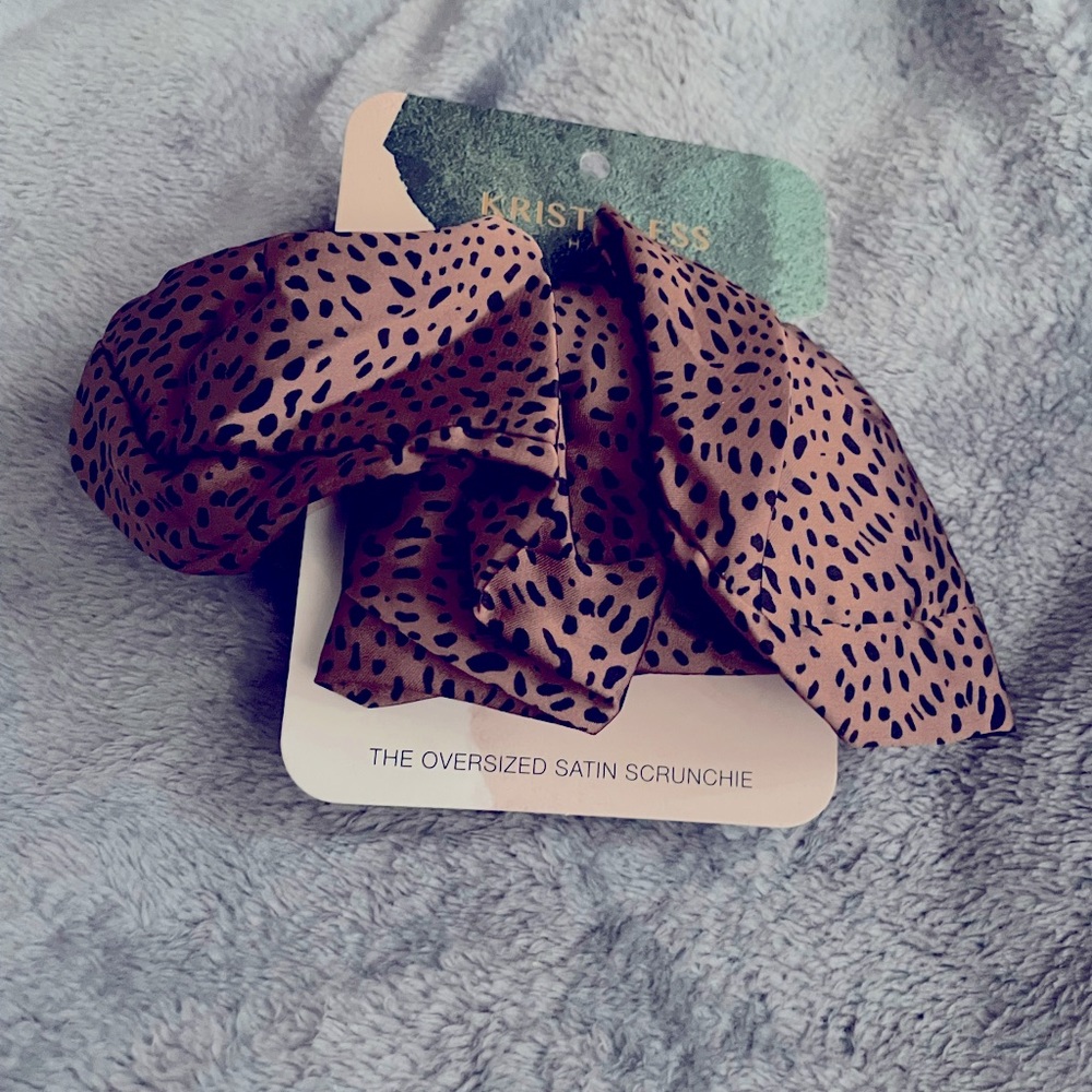 Kristin Ess leopard print ponytail scrunchie NEW!